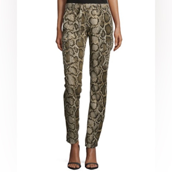 Michael Kors | Mid-Rise Python-Print Cargo Pants Size 6 - Picture 1 of 7